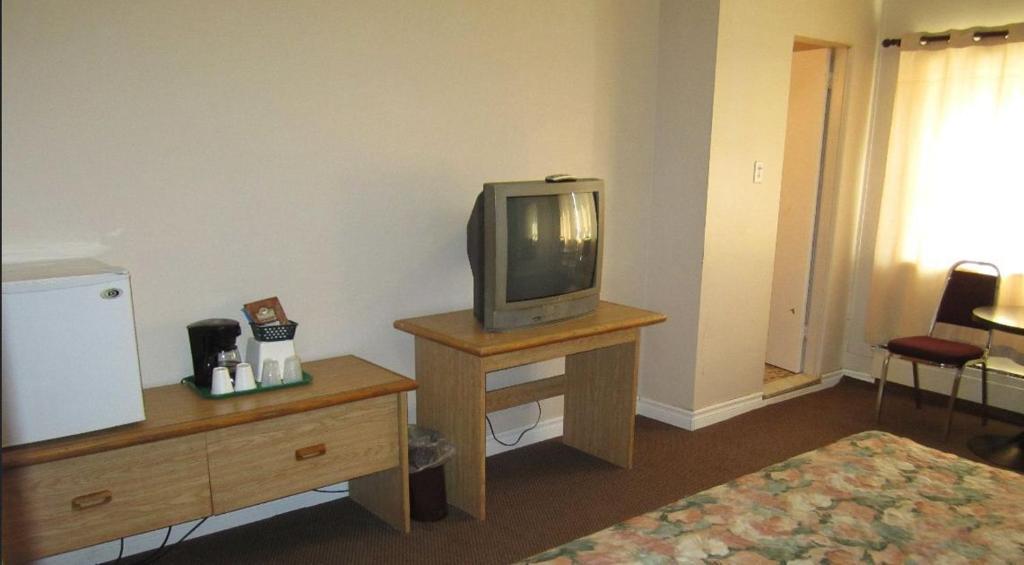 St. Regis Hotel Winnipeg Room photo
